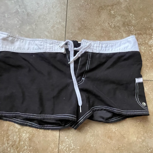 Used Roxy board short  13 - Picture 3 of 16